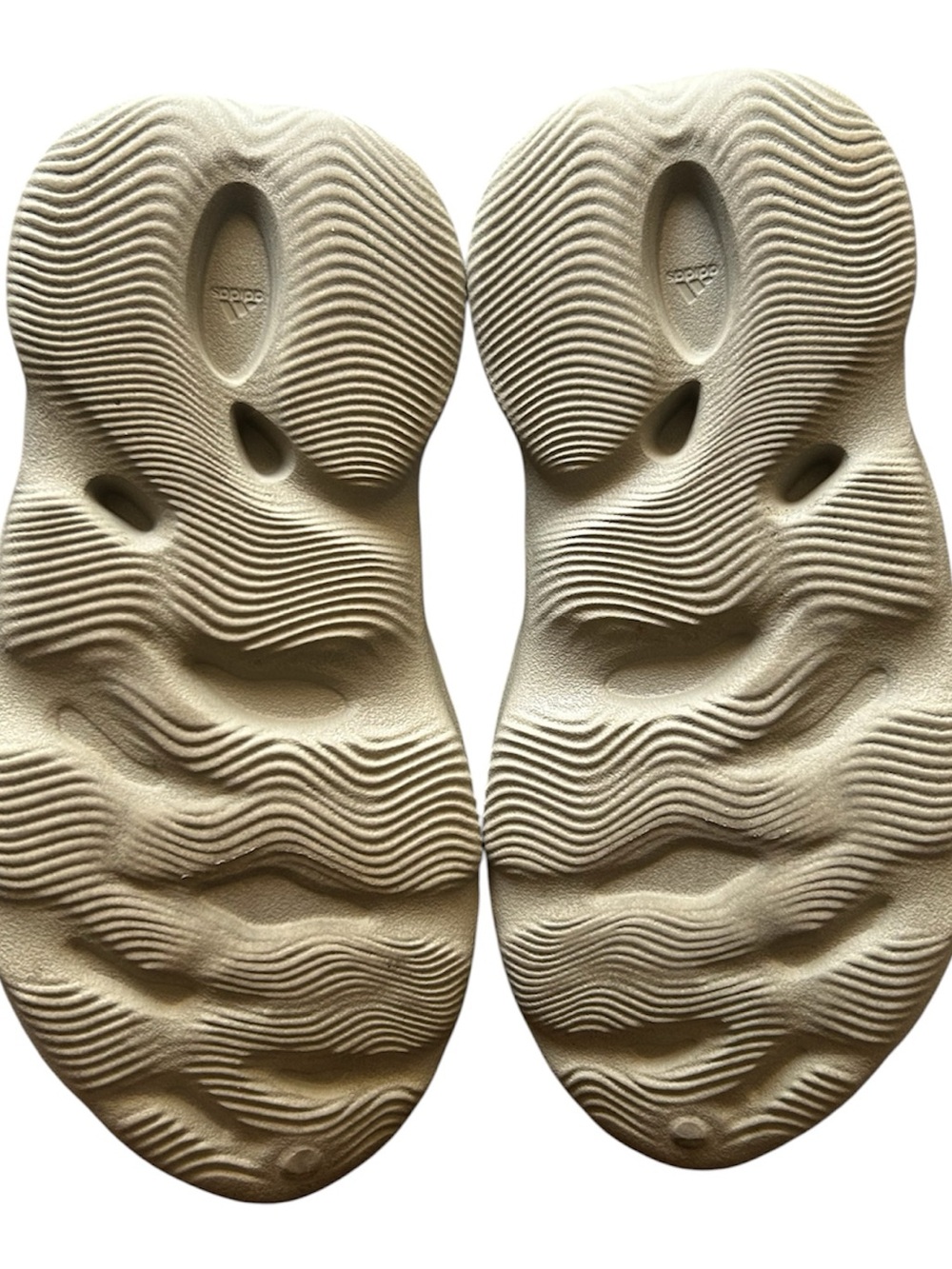 Yeezy Foam Runner Clog in Khaki Tan - Picture 3 of 5